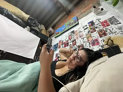 violeta_818 Adlı Modelin Canlı XXX Sohbeti