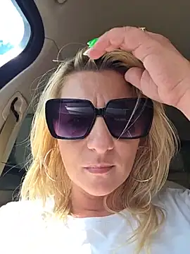 Chat +18 de KaylinJan ao vivo