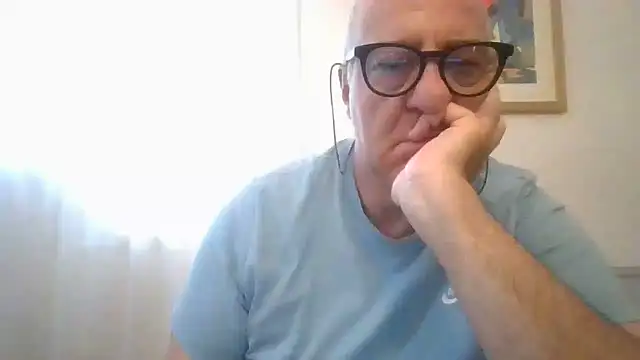 ANONIMO7735 Chat XXX live