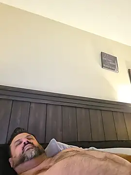 Roddog18 élő XXX-chatje