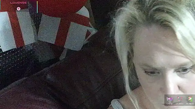 צ'אט XXX בשידור חי של Bella_Squirts