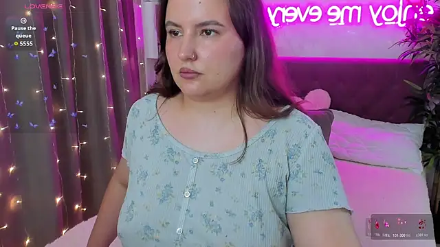 FeralPeach élő XXX-chatje
