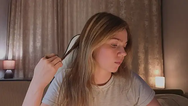 DonaDebore Adlı Modelin Canlı XXX Sohbeti