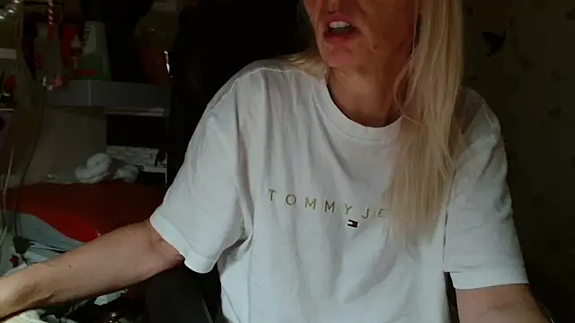 KathleenEdwards Chat XXX live