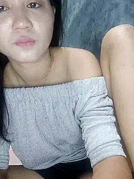 Chat +18 de Rayya_4yy ao vivo