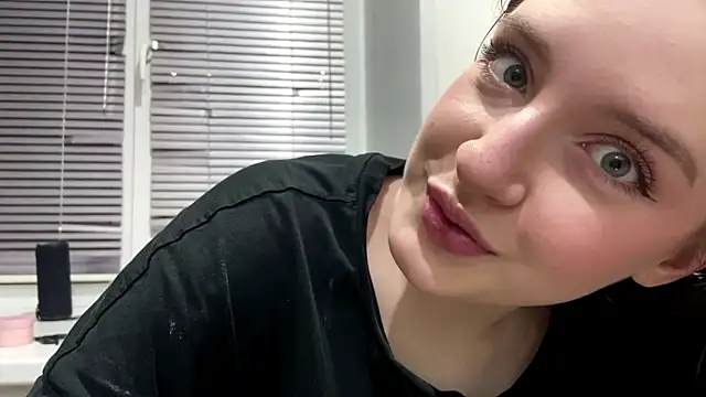 XXX chat uživo modela FlaviaKurka