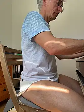 SexyLeon8 Adlı Modelin Canlı XXX Sohbeti