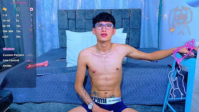 แชท XXX สดของ NicolasTorrez