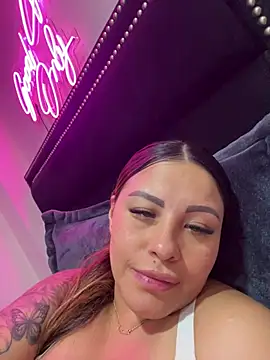 Онлайн чат XXX sexyyykloee