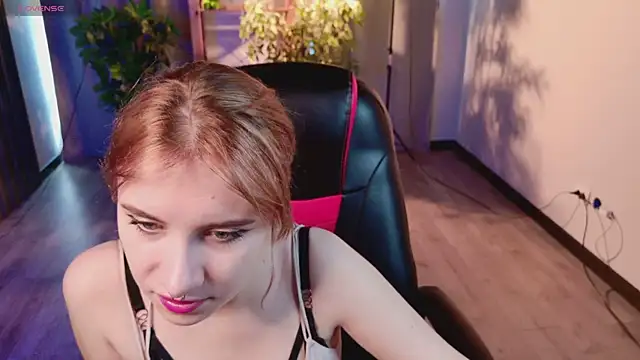Chatroom XXX en direct de miraiakik