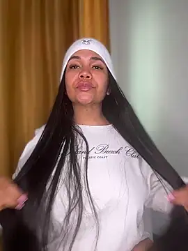 Онлайн чат XXX NoahJade