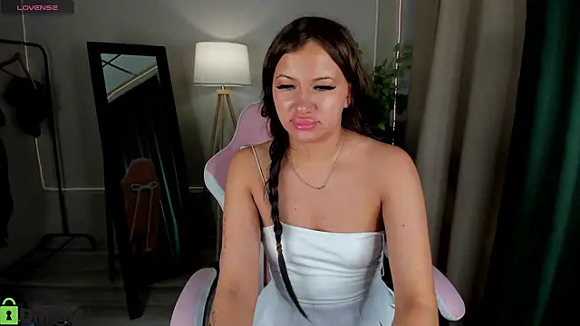 VeloraLuxe live XXX chat