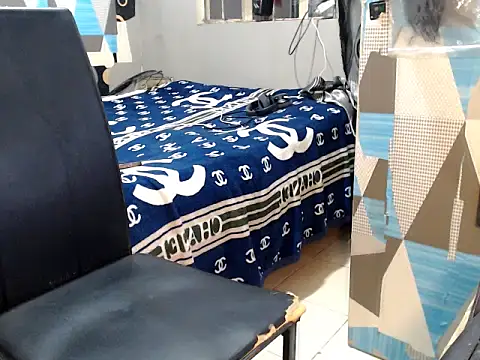 Trish_CurveCock Obrolan Langsung XXX