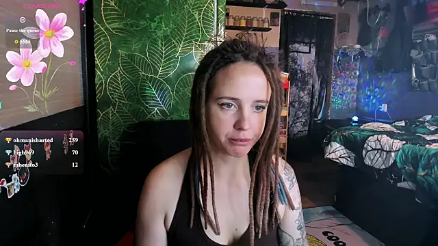 Chat XXX en directo de LisaFoxy_y