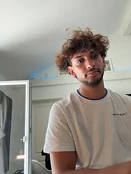 Gipsyboysteve Adlı Modelin Canlı XXX Sohbeti