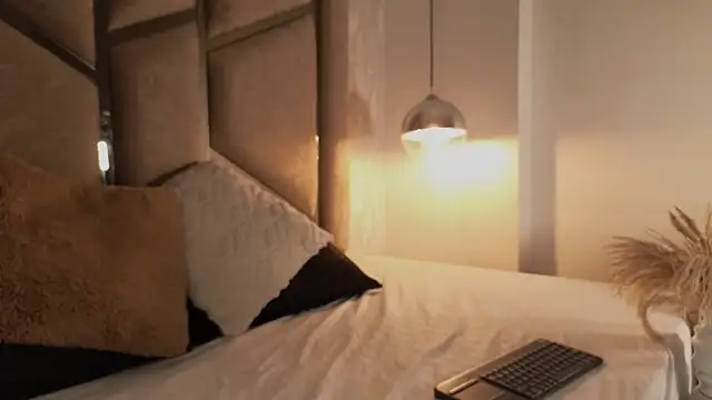 XXX chat uživo modela scarlethlux