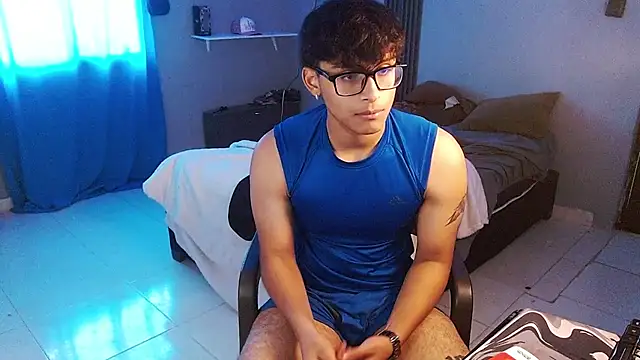 Mr_yisuzz Webcam-Show