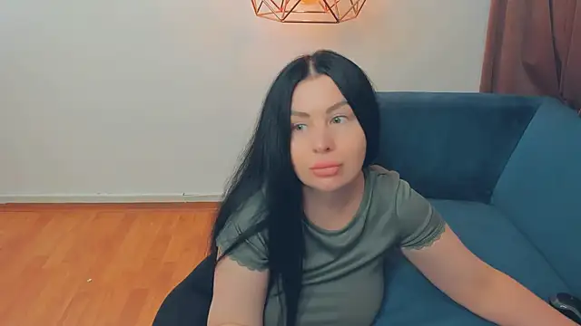 Chat +18 de BrilliantGirll ao vivo