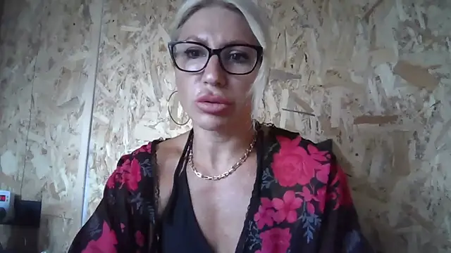 fox_red_lady7's Live XXX Chat