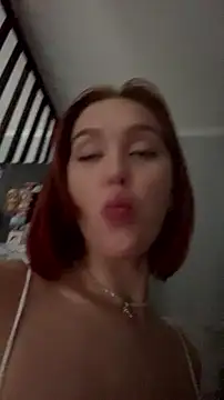Chat +18 de LittleFox___ ao vivo