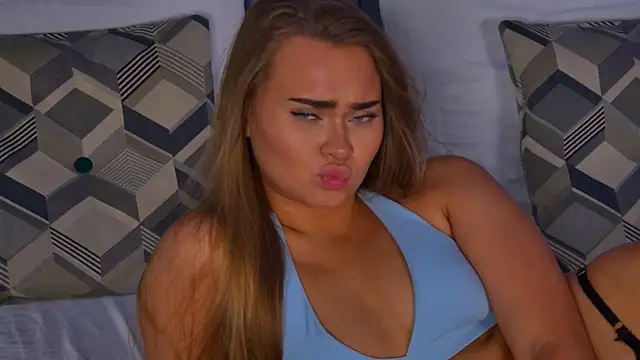 MonicaWestt's Live XXX Chat
