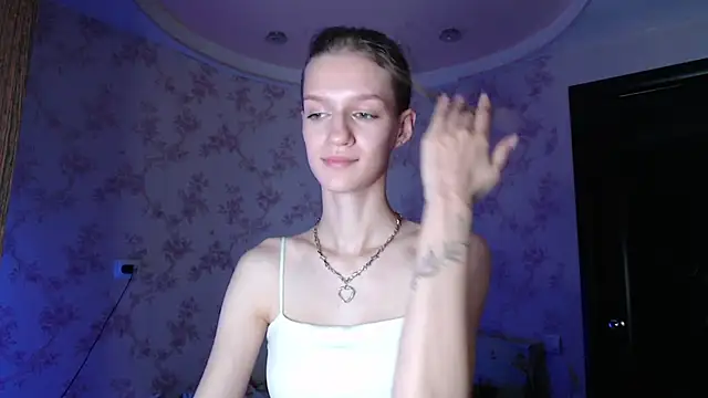 Chrissy_Joyful Adlı Modelin Canlı XXX Sohbeti