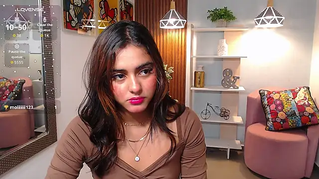 _Lucy_Grey_ Adlı Modelin Canlı XXX Sohbeti