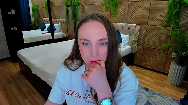 Chatroom XXX en direct de TrueReincarnation