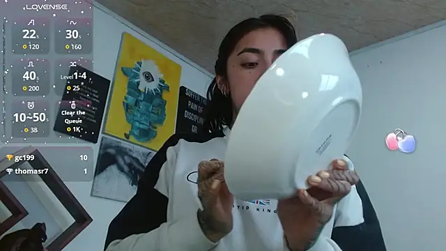 ZoeBakers_'s Live XXX Chat