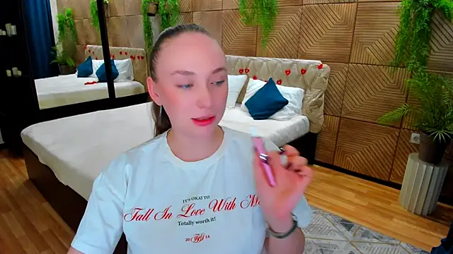 Chatroom XXX en direct de TrueReincarnation