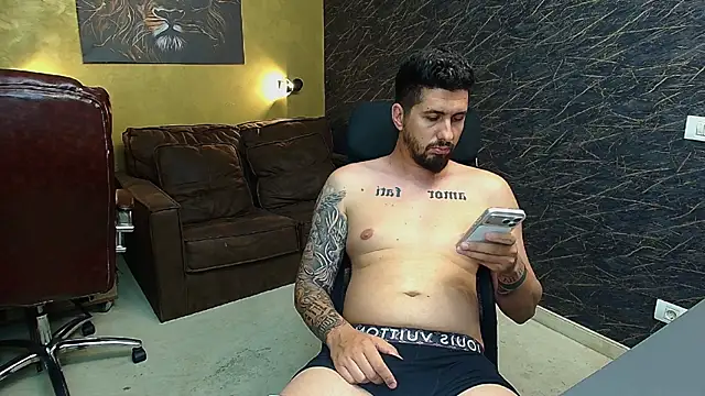 Chat +18 de LoganStroud ao vivo