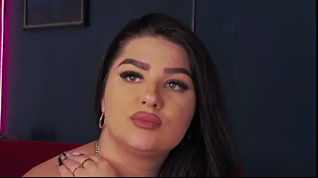 AdelynnReeds Adlı Modelin Canlı XXX Sohbeti