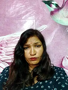 Priyaa_1433's Live XXX Chat