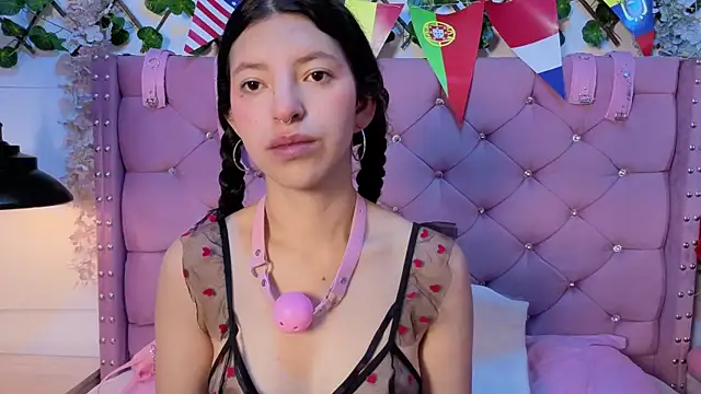 צ'אט XXX בשידור חי של Namii__