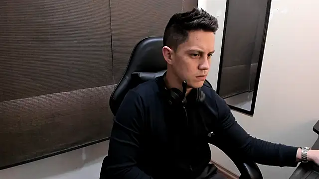 KendricTorres Live XXX-chat
