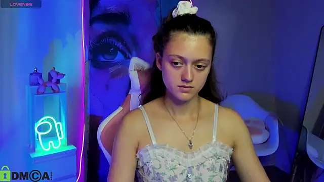 TunaHolli – Naživo XXX chat