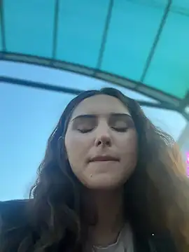 AnitaFly Adlı Modelin Canlı XXX Sohbeti