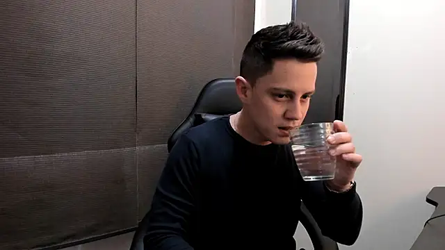 KendricTorres Live XXX-Chat