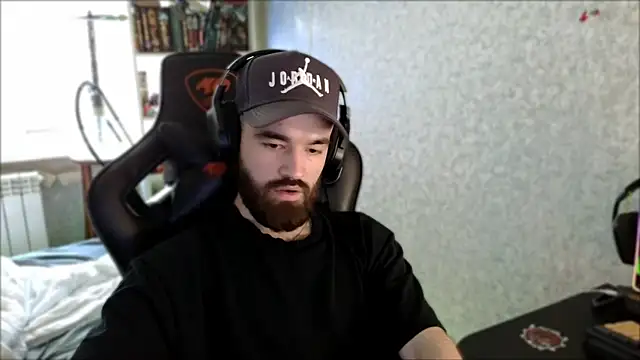 Chatroom XXX en direct de _Serious_Man