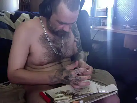 צ'אט XXX בשידור חי של KinkyTOMan