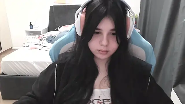 LunarMia's Live XXX Chat