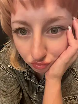 RonnieKiss Live XXX-Chat