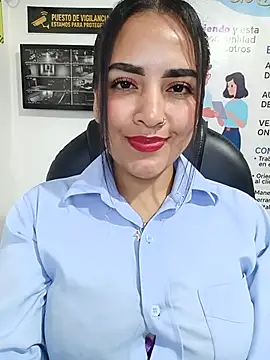 Chat +18 de MAYE__13 ao vivo