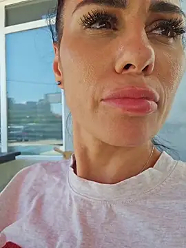 KatiaDivine Chat XXX live