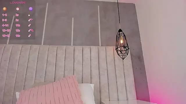 my_friends_mom's Live XXX Chat