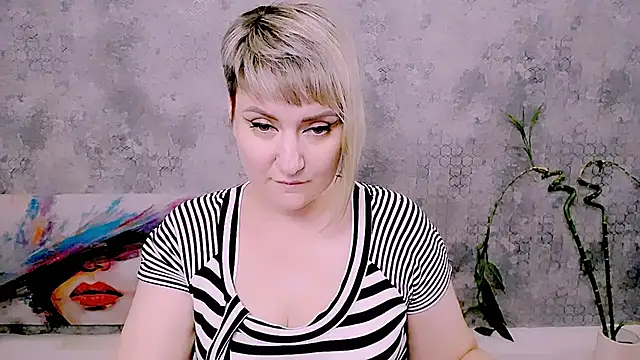 Djullia's Live XXX Chat