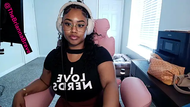 BriannaBrave's Live XXX Chat