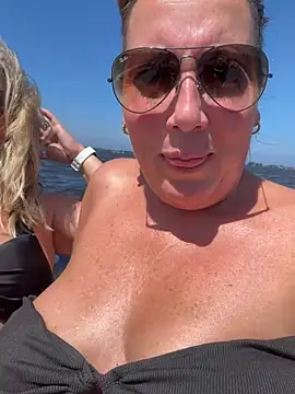 xsexycurvymilf Adlı Modelin Web Kamerası Şovu