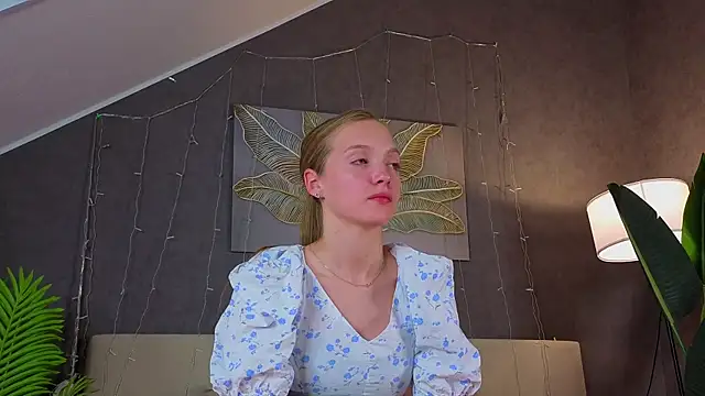 Neelly_Collins Live XXX-Chat