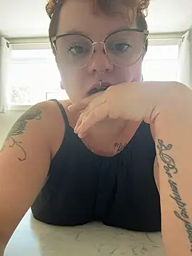 Czat XXX na żywo – CurvesNChaos